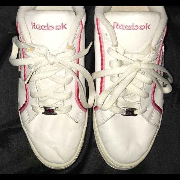 New Item!! Reebok leather  tennis sneakers 8 1/2 - Picture 2 of 8